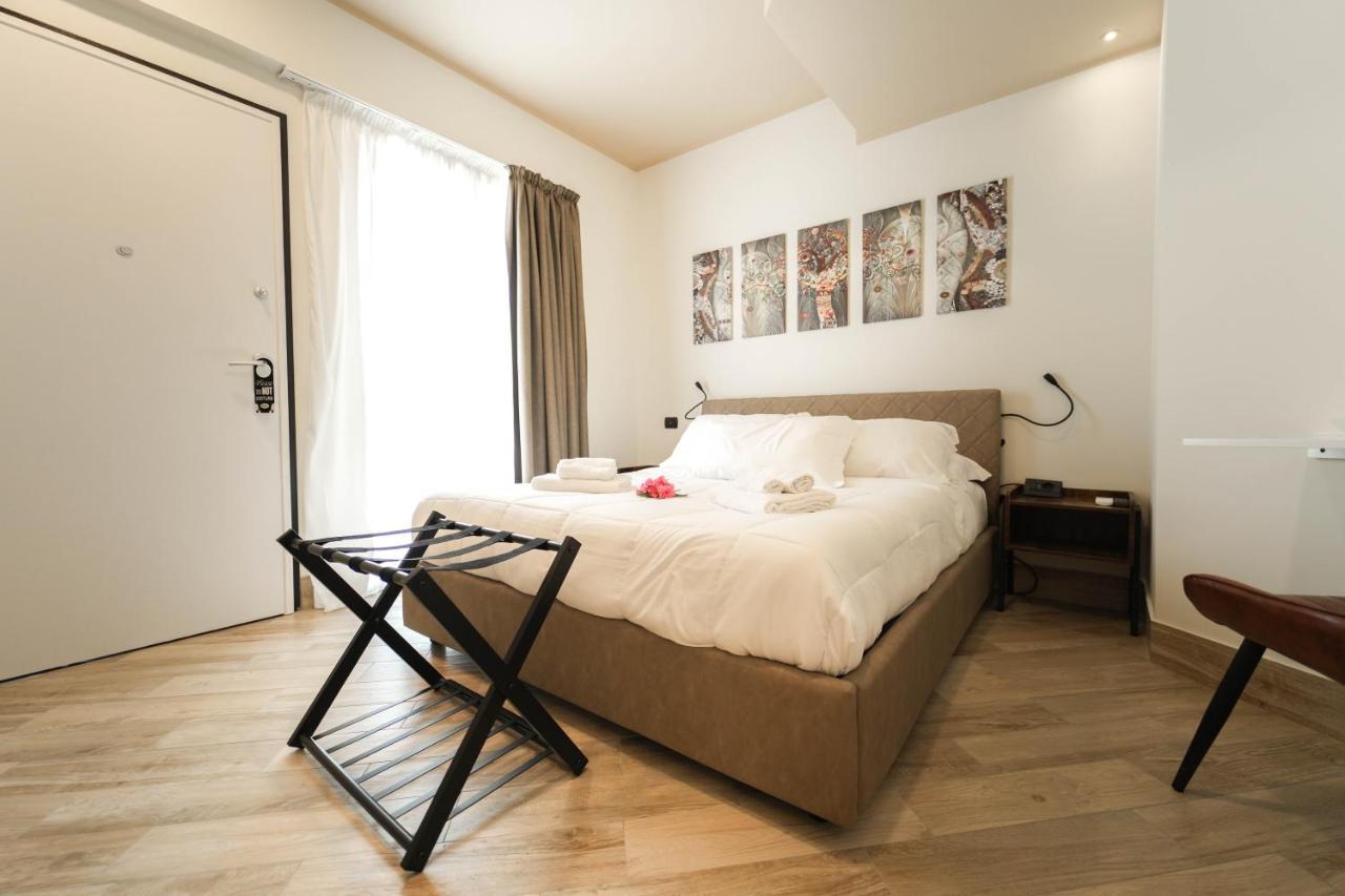 Paradise Suite ลาตินา ภายนอก รูปภาพ