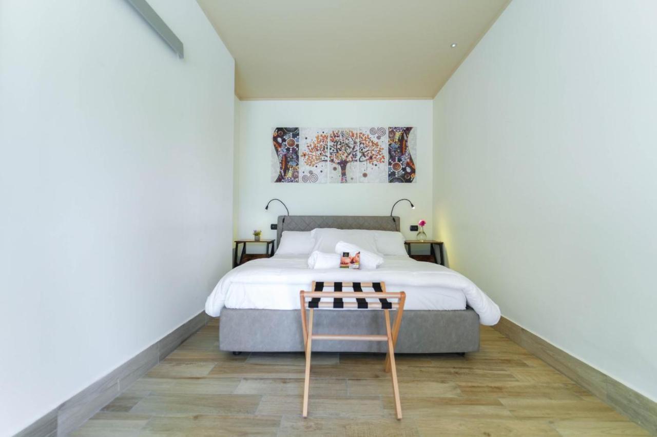 Paradise Suite ลาตินา ภายนอก รูปภาพ